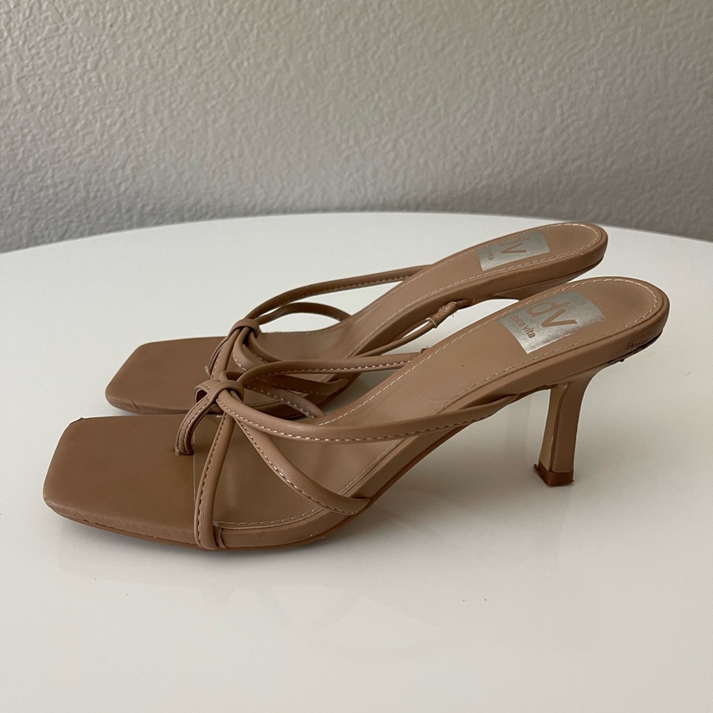 Dolce Vita Women’s Tan Kitten Heel Sandals